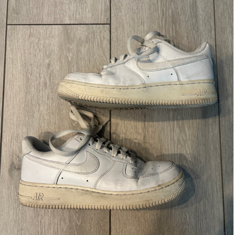 Nike Air Force 1 '07 Triple White Women's Size 8 Low-Top Sneakers - Picture 2 of 7